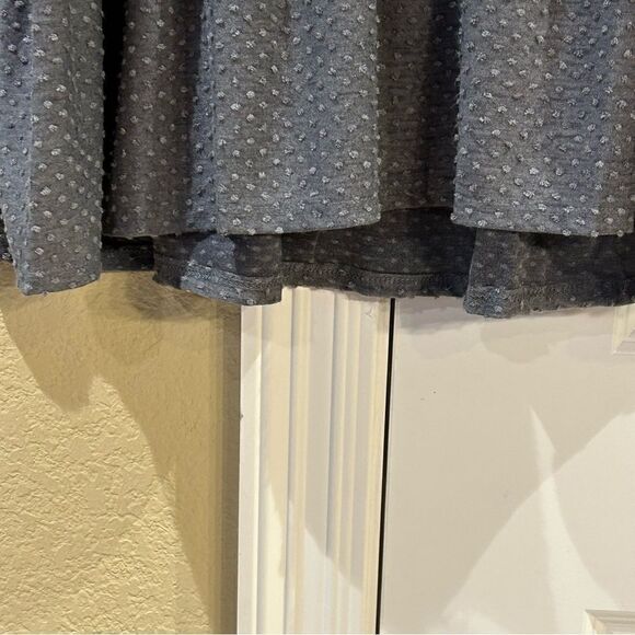 Women’s short sleeve Swiss dot peplum in gray‎ - Picture 5 of 10